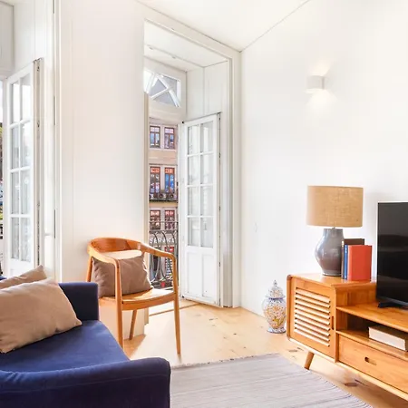 Inbloom Apartment *